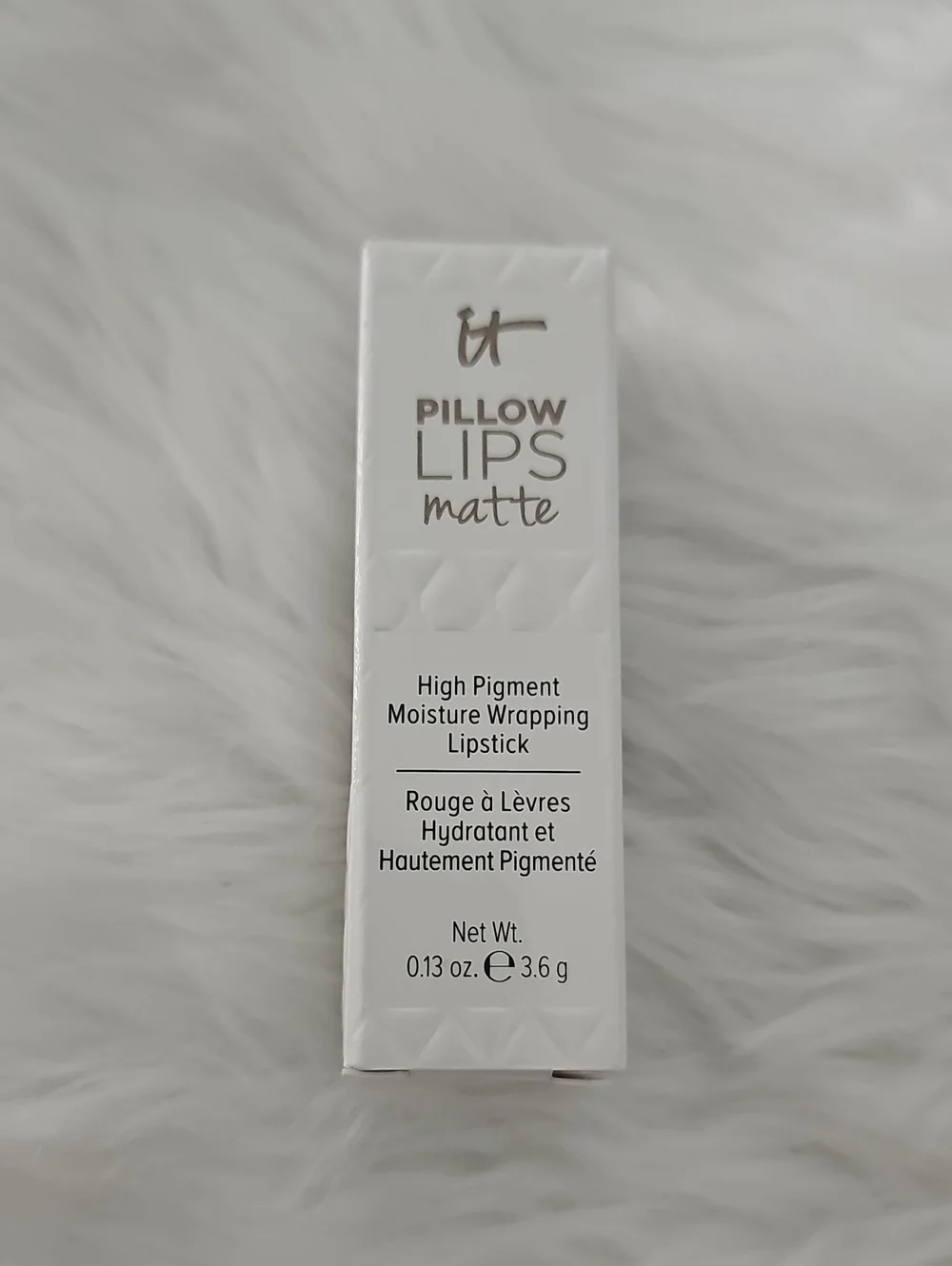 it cosmetics Pillow Lips Matte Lipstick Lights Out